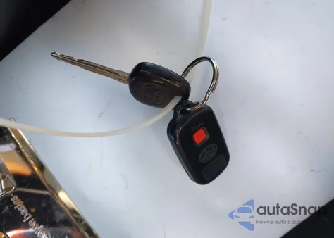 2007 Toyota Matrix z USA, uszkodzony, nr VIN 2T1KR32EX7C665206